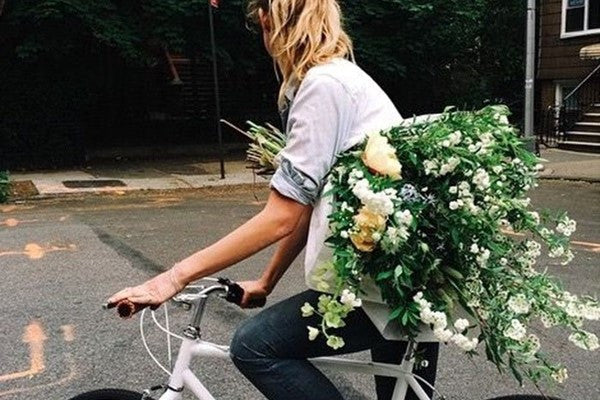 FLOWER FRIDAY // Fresh Flowers: The Only Accessory You Need
